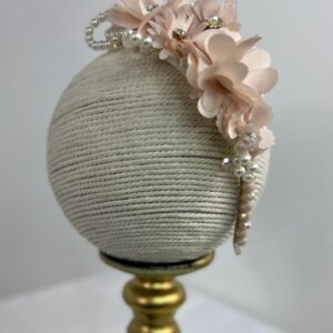 Diadema Floral Elegancia Rosa – Hecha a Mano