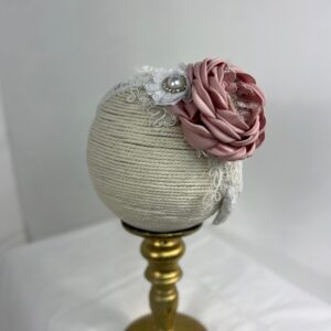 Romanticismo atemporal con rosa empolvada y encaje vintage