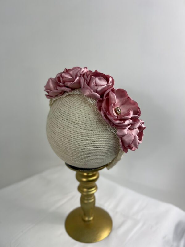 Diadema Rosa Satinada con Flores